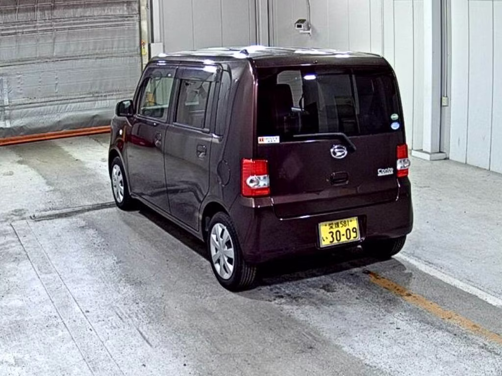 DAIHATSU MOVE CONTE