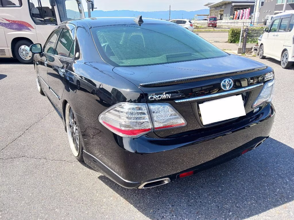 TOYOTA CROWN