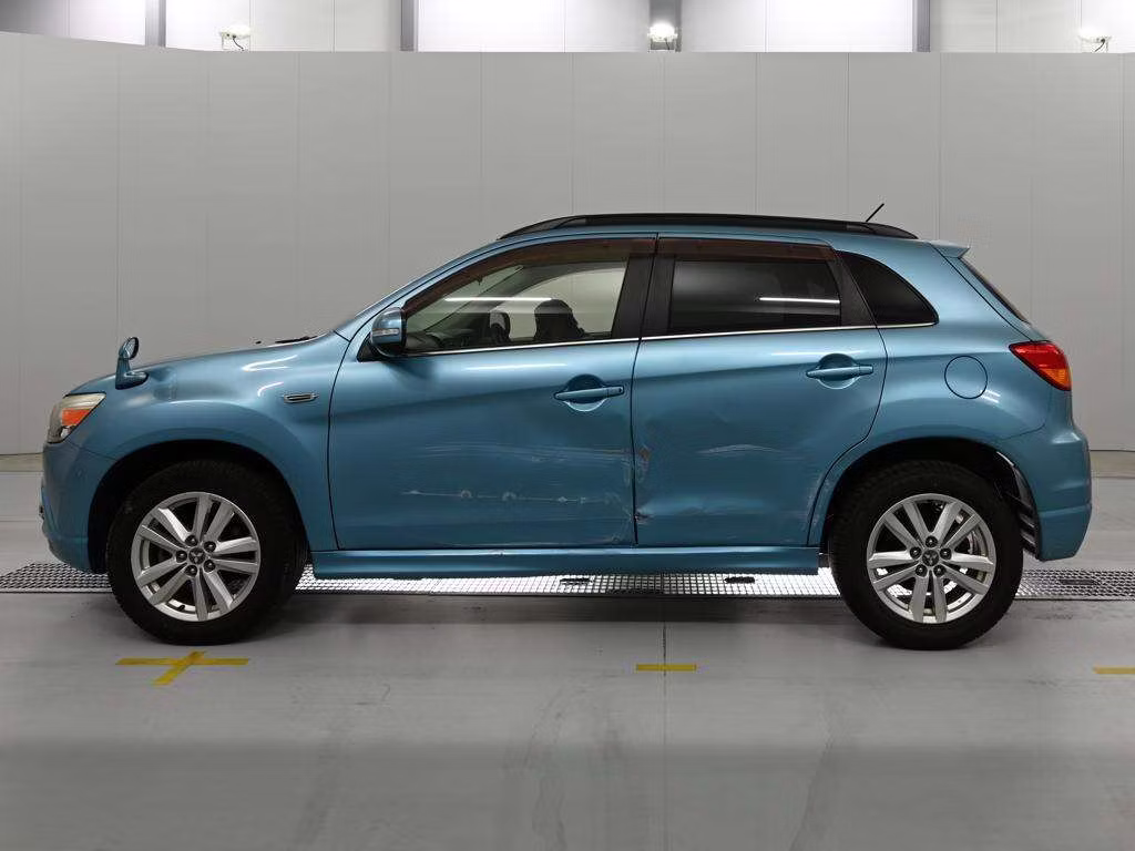 MITSUBISHI RVR