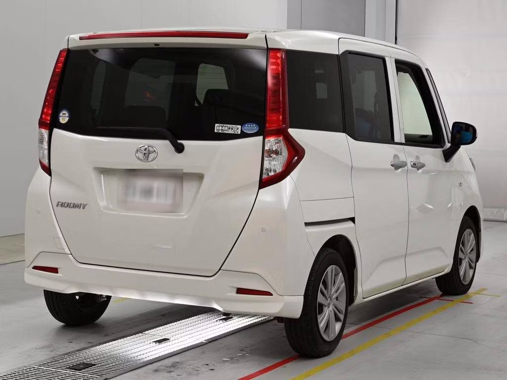 TOYOTA ROOMY