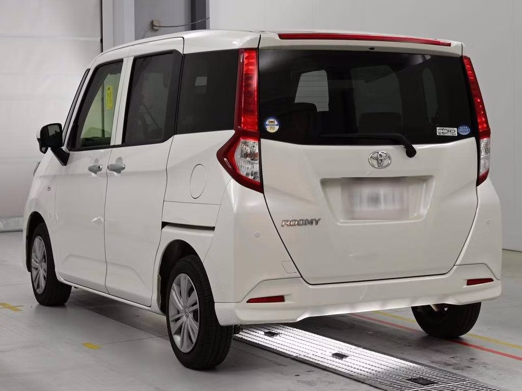 TOYOTA ROOMY