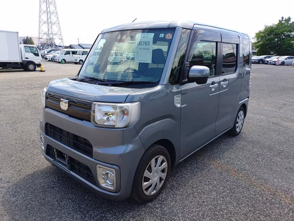 DAIHATSU WAKE