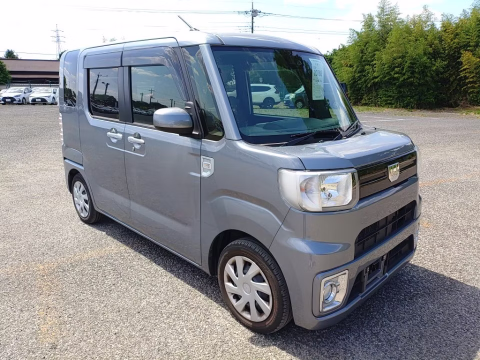 DAIHATSU WAKE
