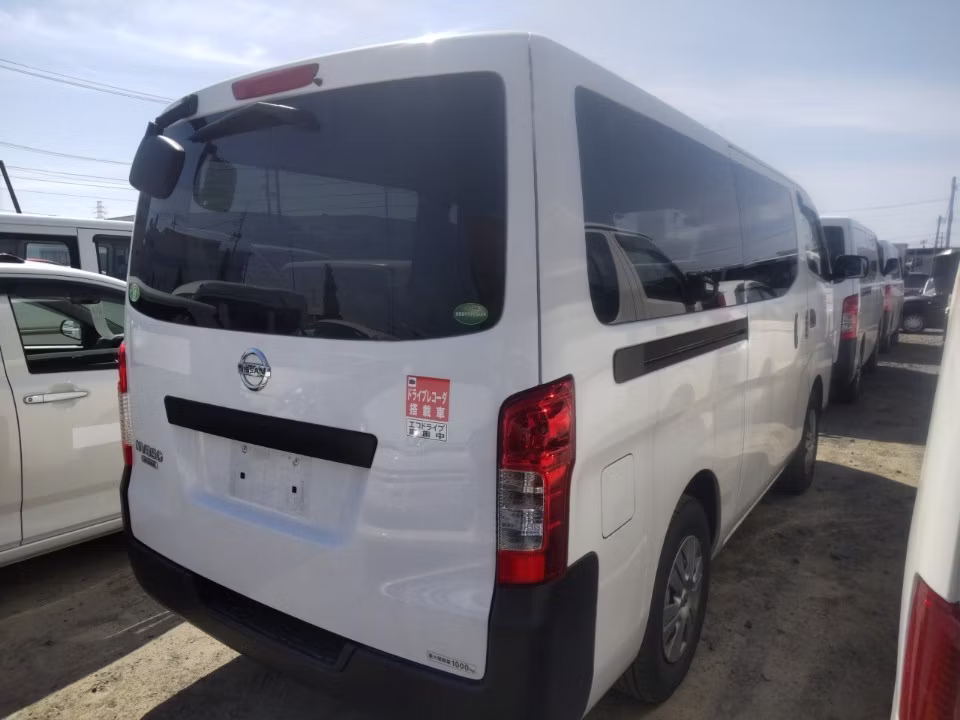NISSAN NV350 CARAVAN
