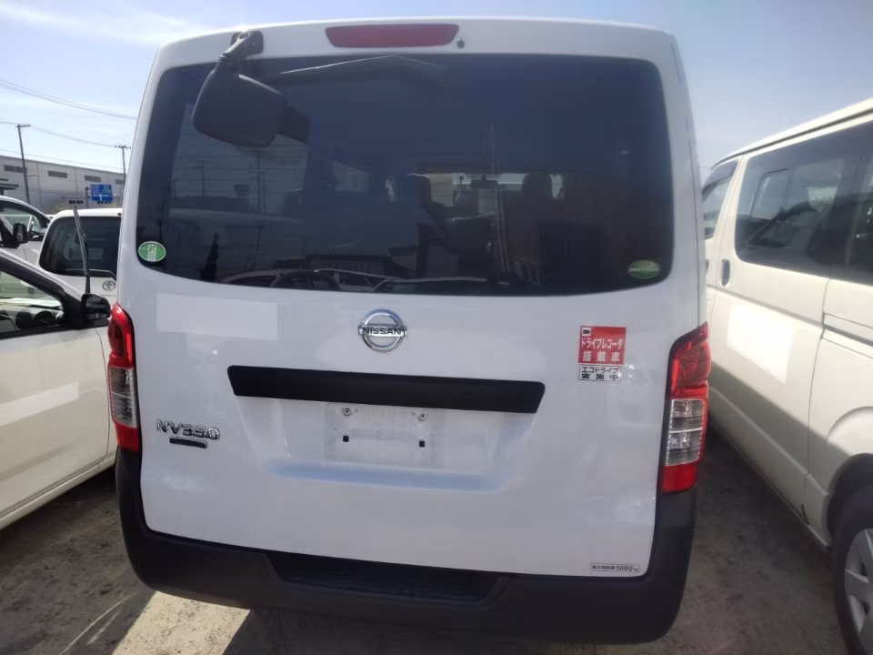 NISSAN NV350 CARAVAN