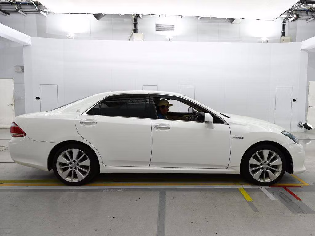 TOYOTA CROWN