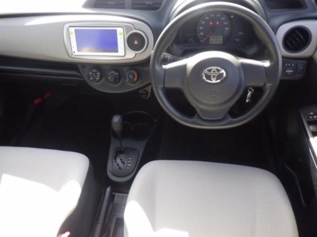 TOYOTA VITZ