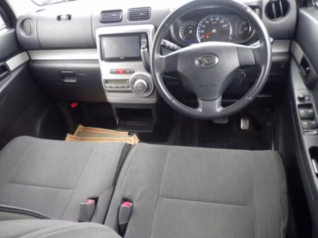 DAIHATSU MOVE CONTE