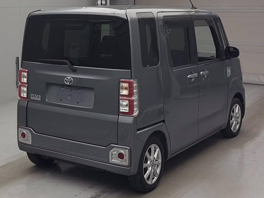 TOYOTA PIXIS MEGA