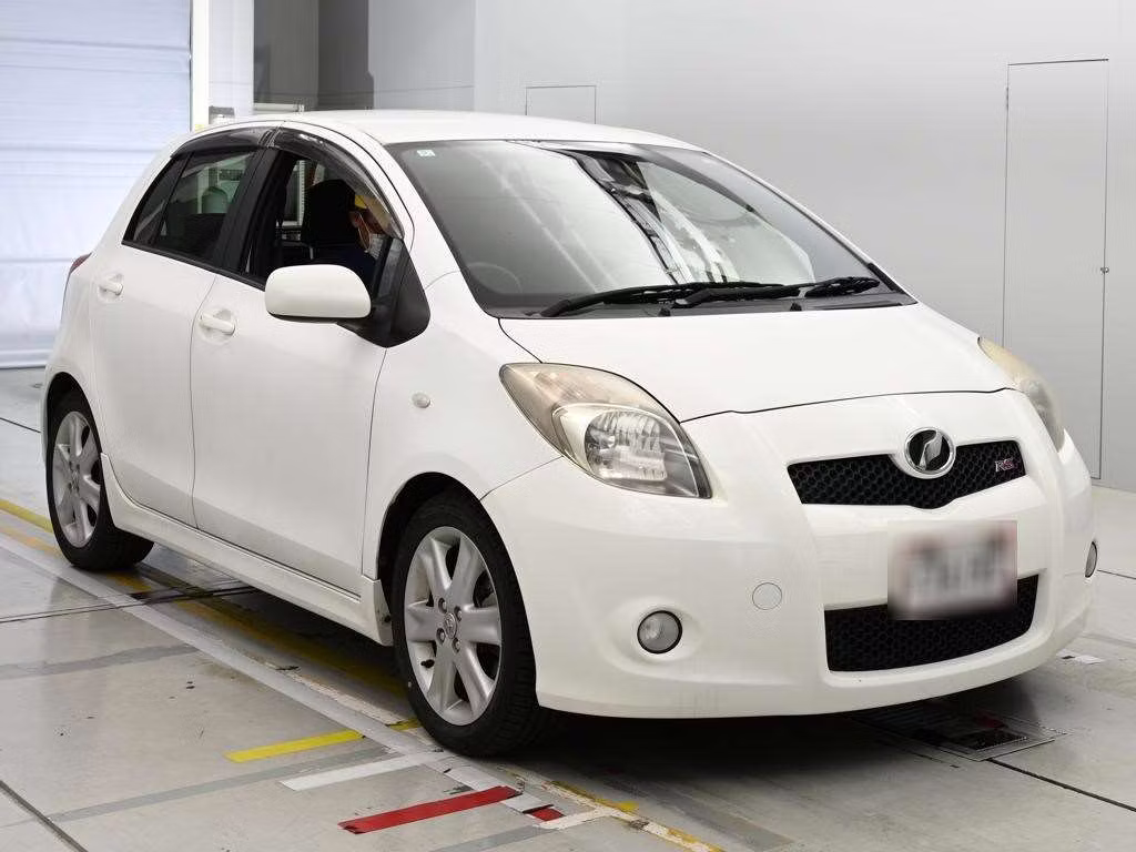 TOYOTA VITZ