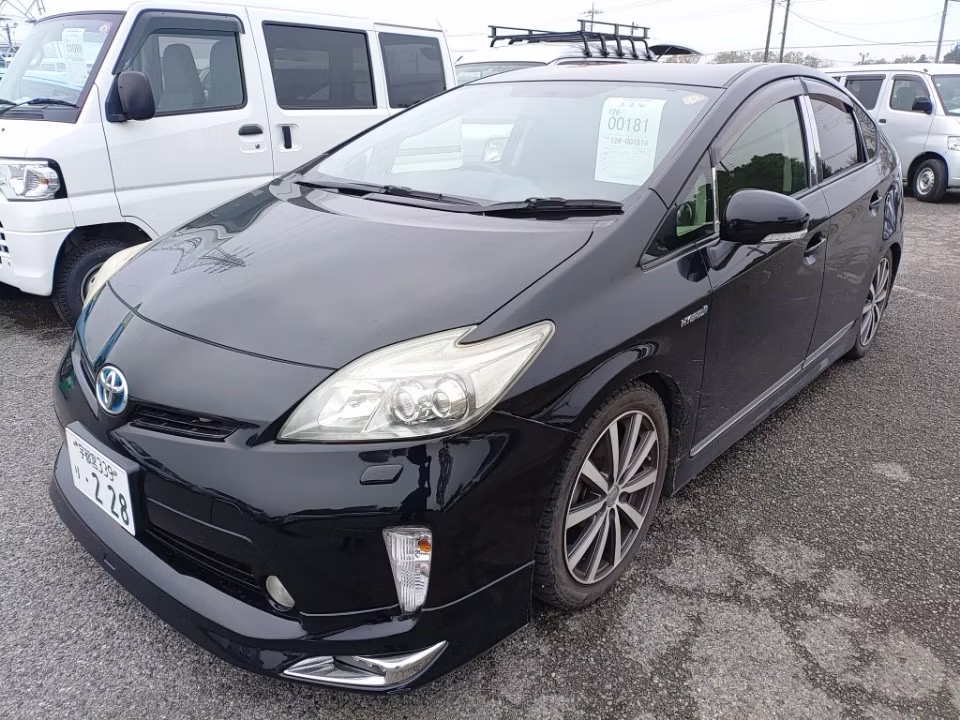 TOYOTA PRIUS