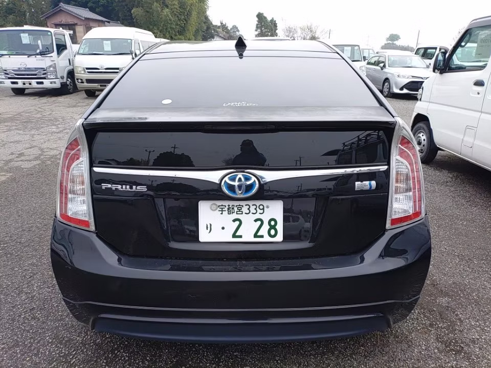 TOYOTA PRIUS