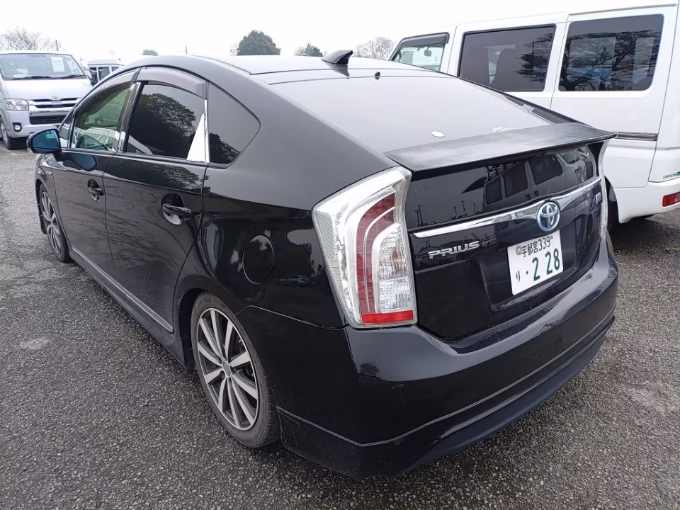TOYOTA PRIUS