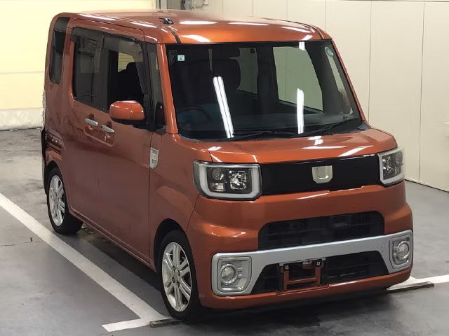 DAIHATSU WAKE