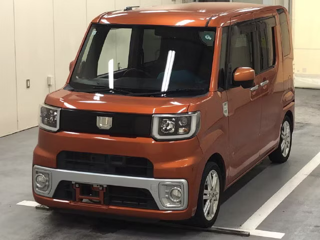 DAIHATSU WAKE