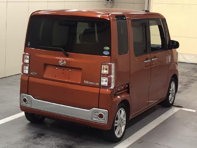 DAIHATSU WAKE