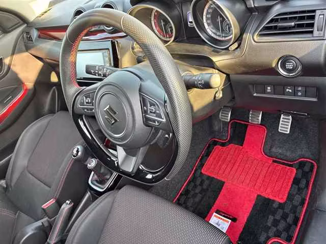 SUZUKI SWIFT