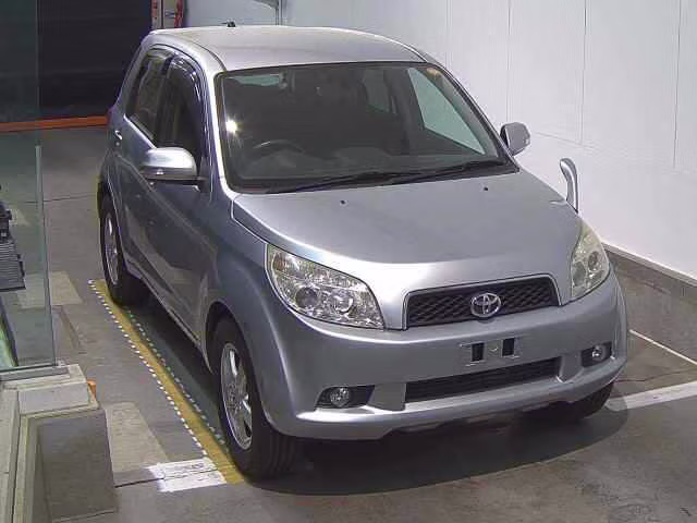 TOYOTA RUSH