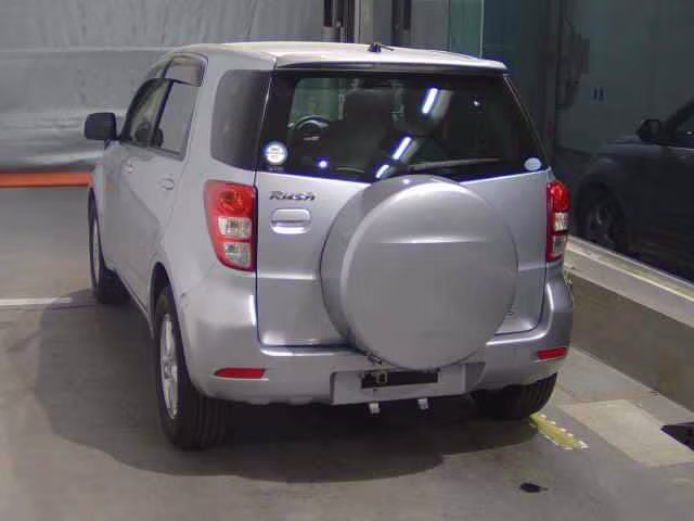 TOYOTA RUSH