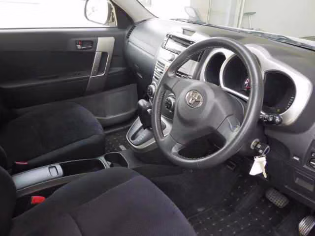TOYOTA RUSH
