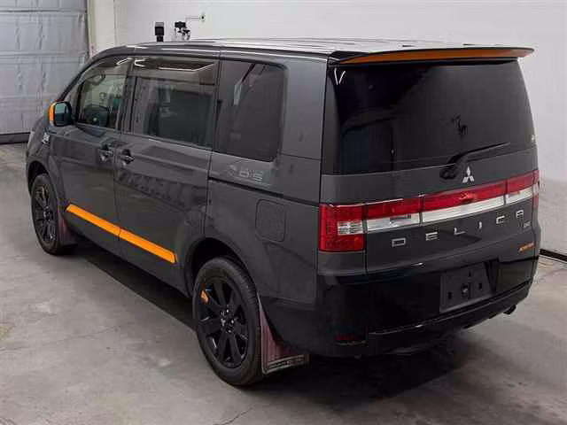 MITSUBISHI DELICA D:5