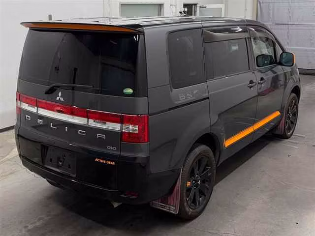 MITSUBISHI DELICA D:5
