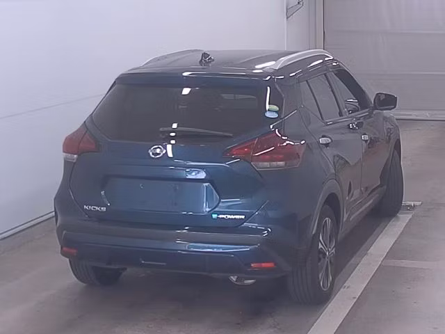 NISSAN KICKS