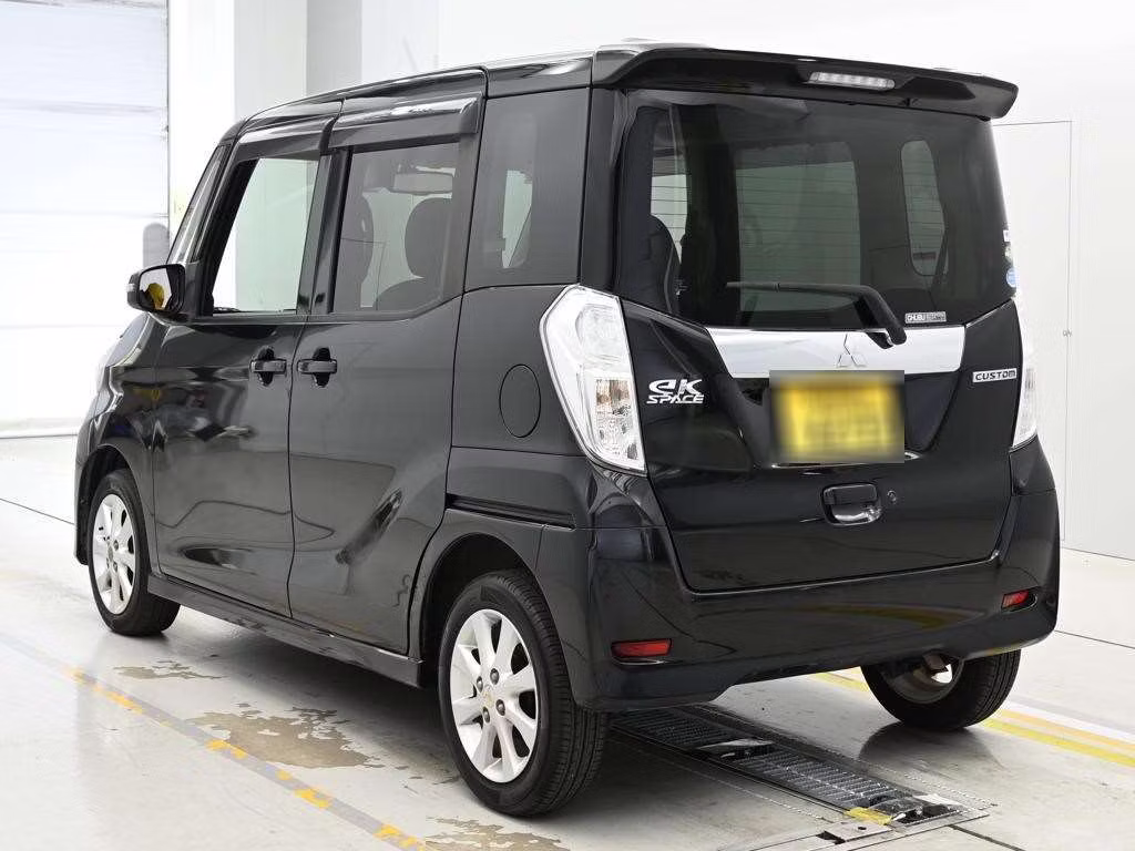 MITSUBISHI EK SPACE