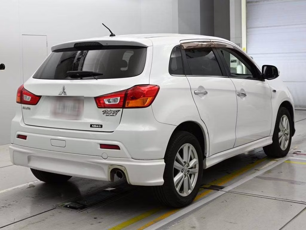 MITSUBISHI RVR