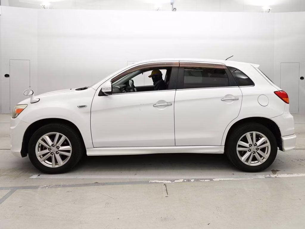 MITSUBISHI RVR