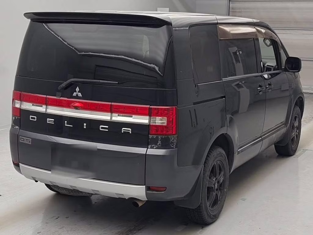 MITSUBISHI DELICA D:5