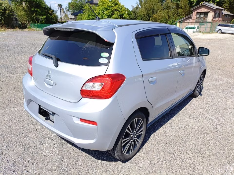 MITSUBISHI MIRAGE
