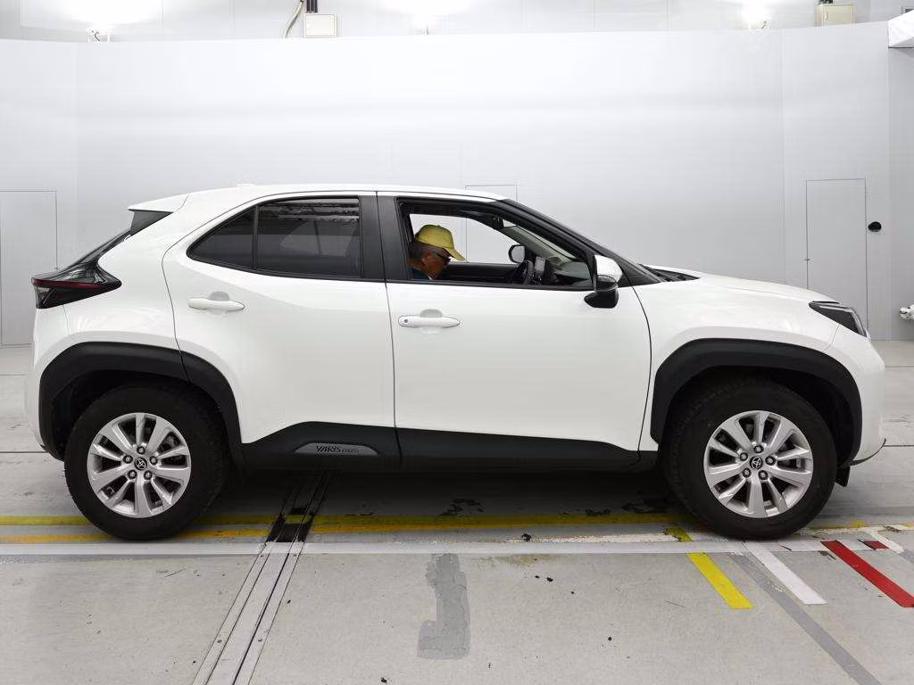 TOYOTA YARIS CROSS