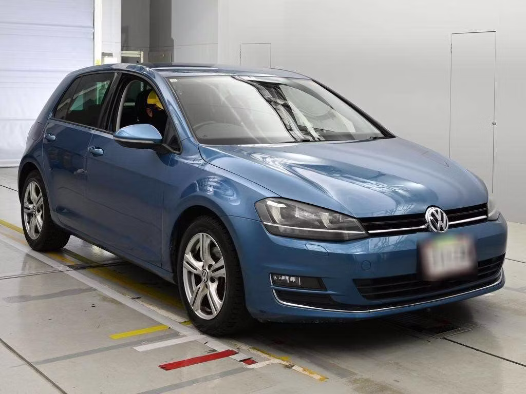 VOLKSWAGEN GOLF