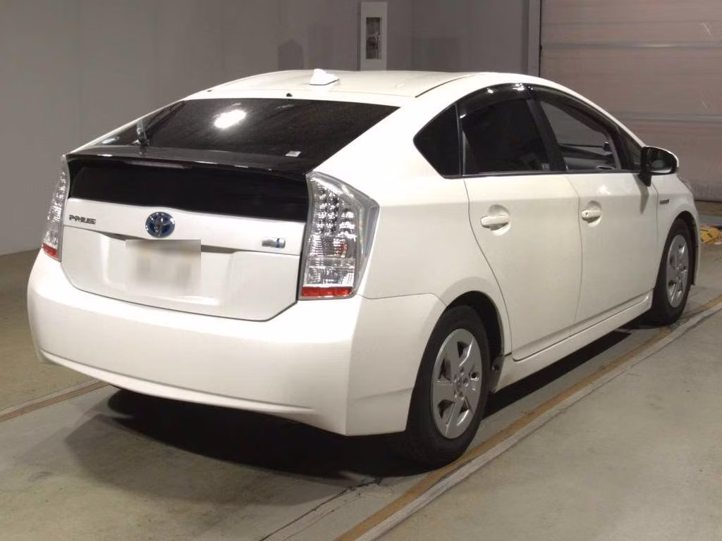 TOYOTA PRIUS