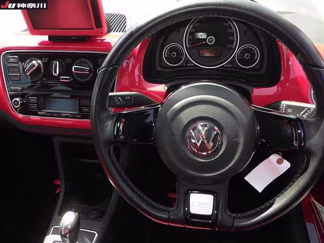 VOLKSWAGEN UP!