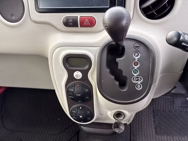 TOYOTA SPADE