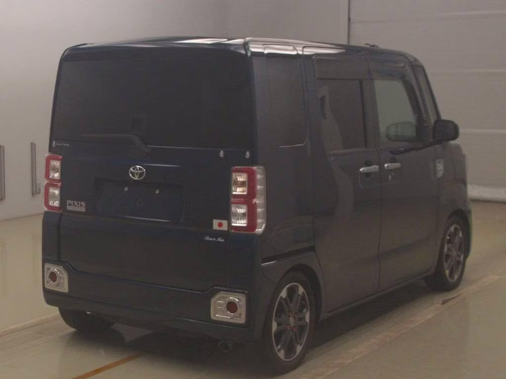 TOYOTA PIXIS MEGA
