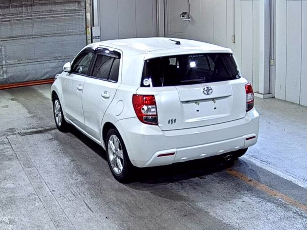 TOYOTA IST