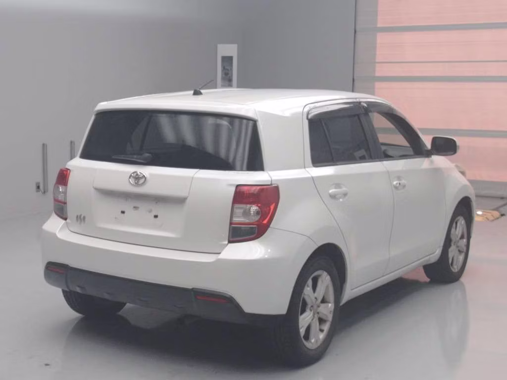 TOYOTA IST