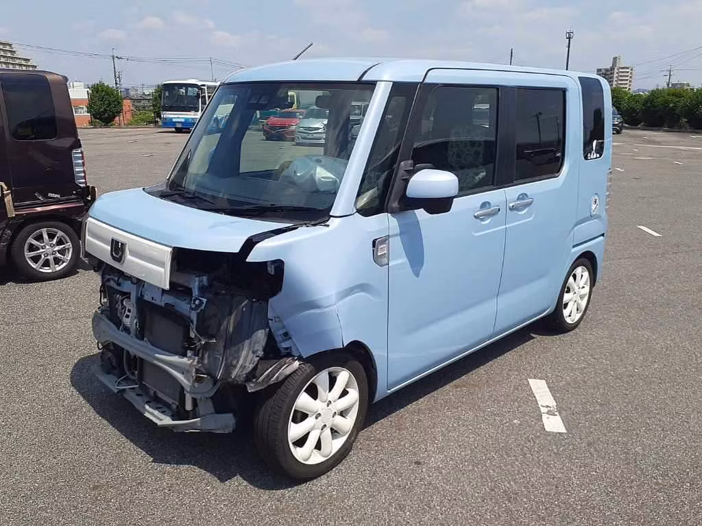 DAIHATSU WAKE