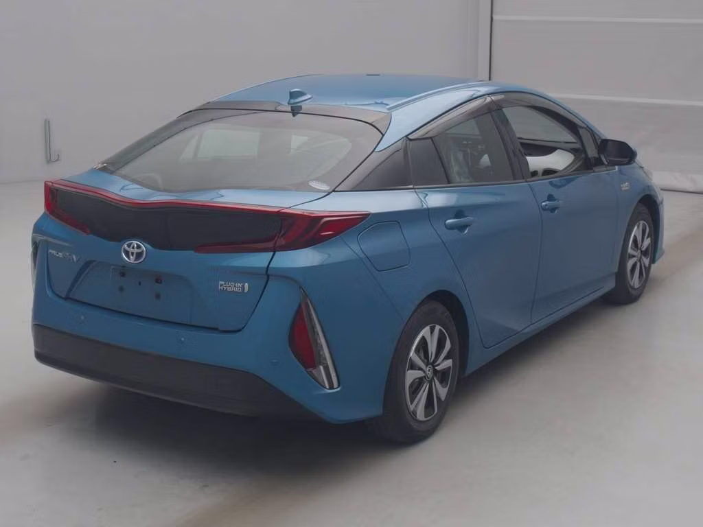 TOYOTA PRIUS PHV
