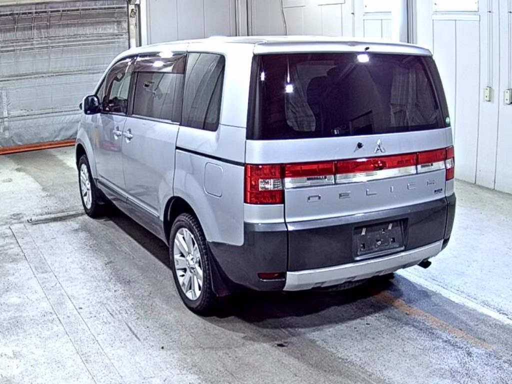 MITSUBISHI DELICA D:5