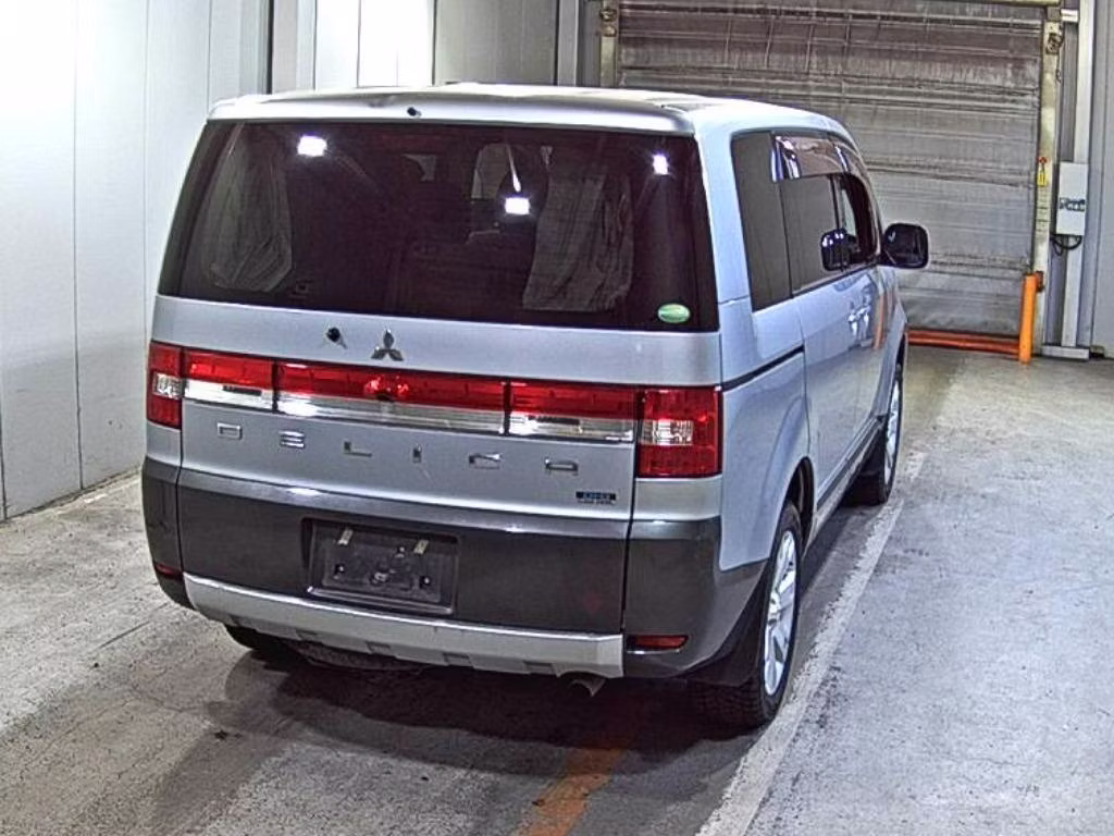 MITSUBISHI DELICA D:5