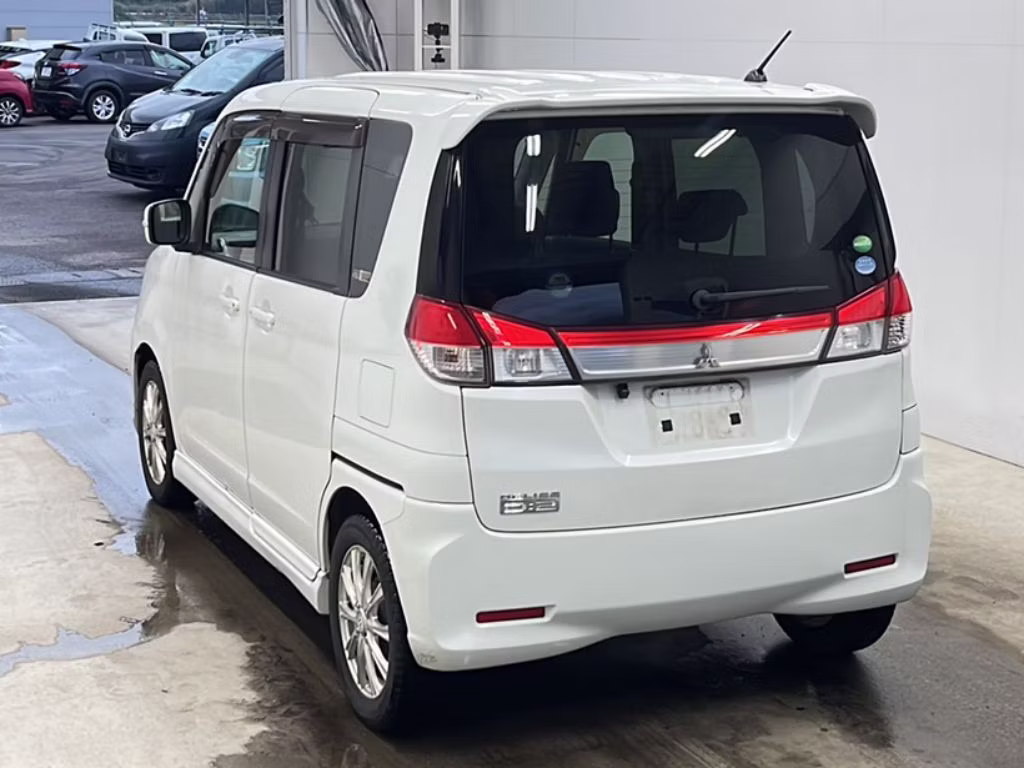 MITSUBISHI DELICA D:2