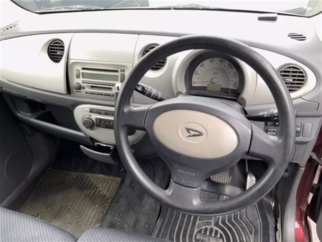 DAIHATSU MOVE LATTE