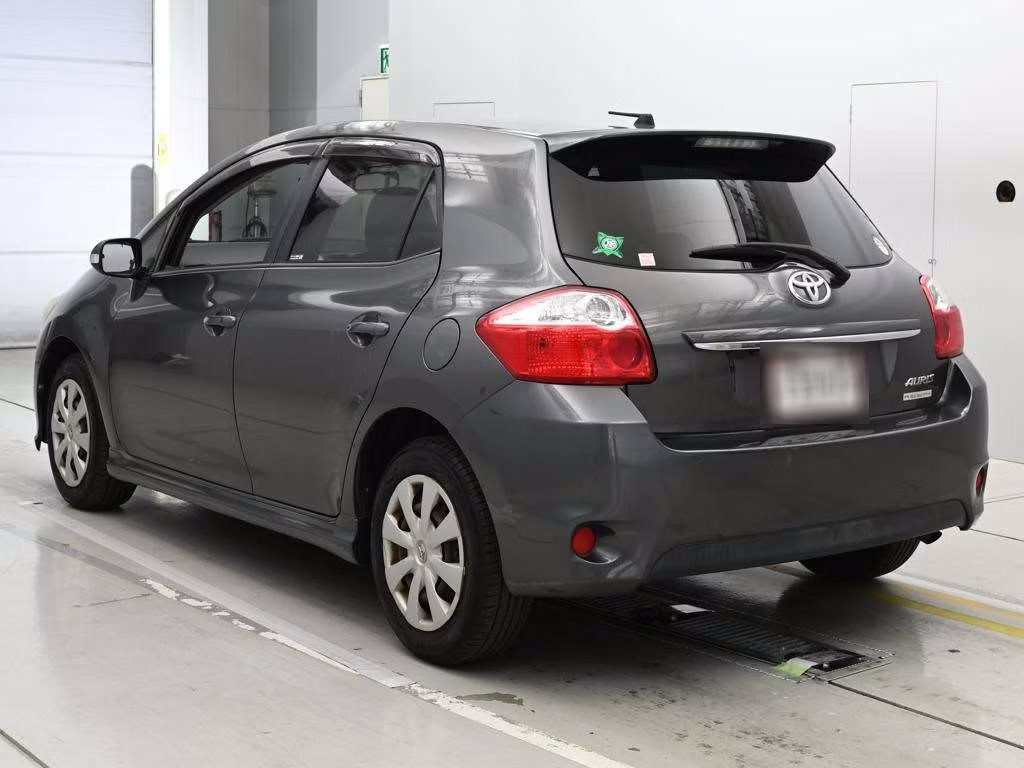 TOYOTA AURIS