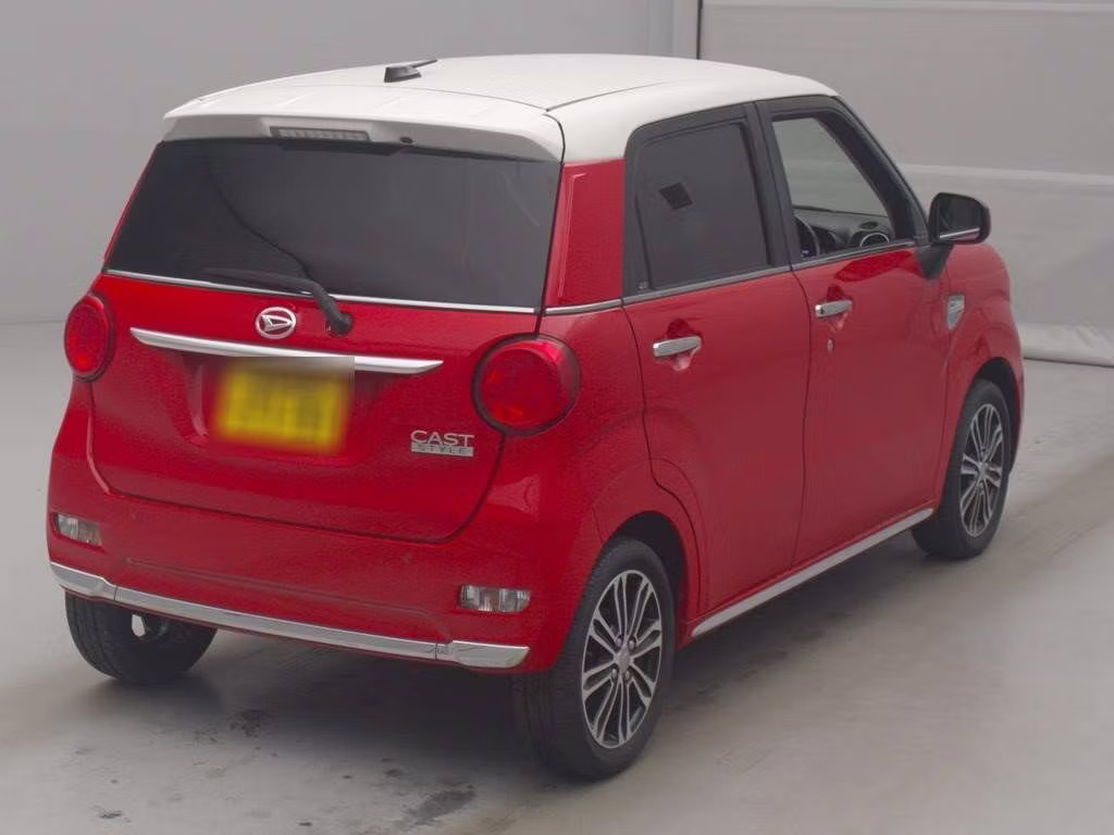 DAIHATSU CAST