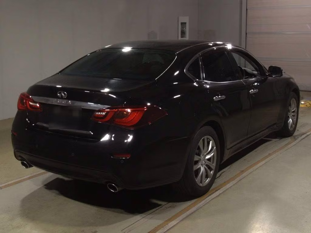 NISSAN FUGA