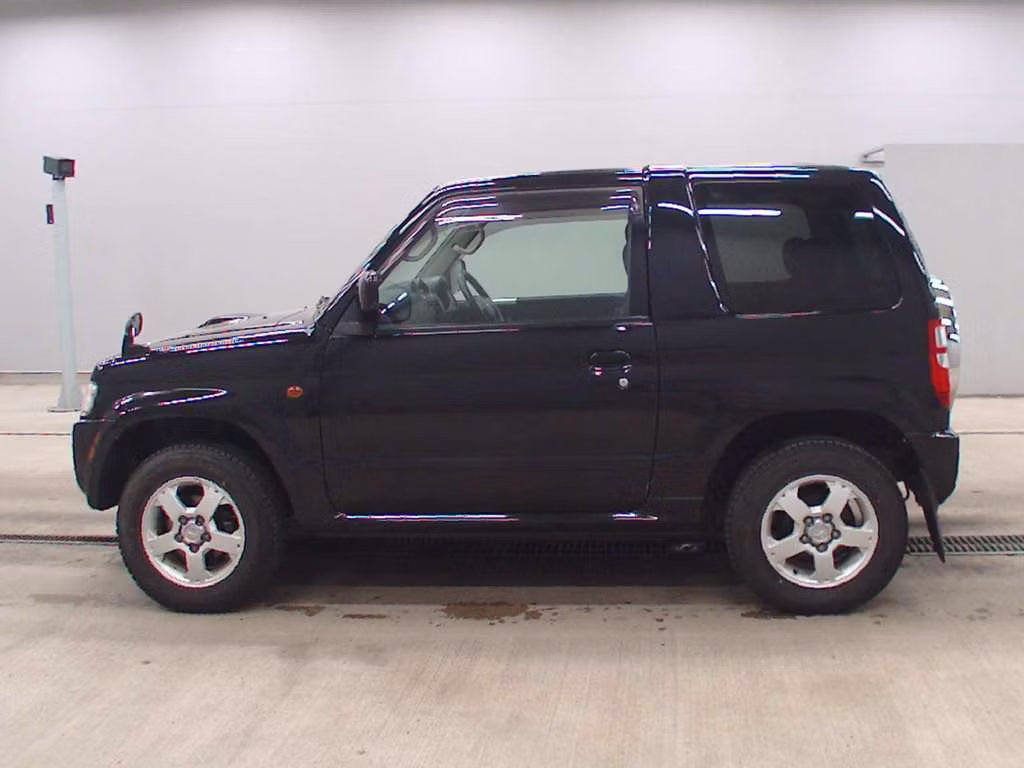 MITSUBISHI PAJERO MINI